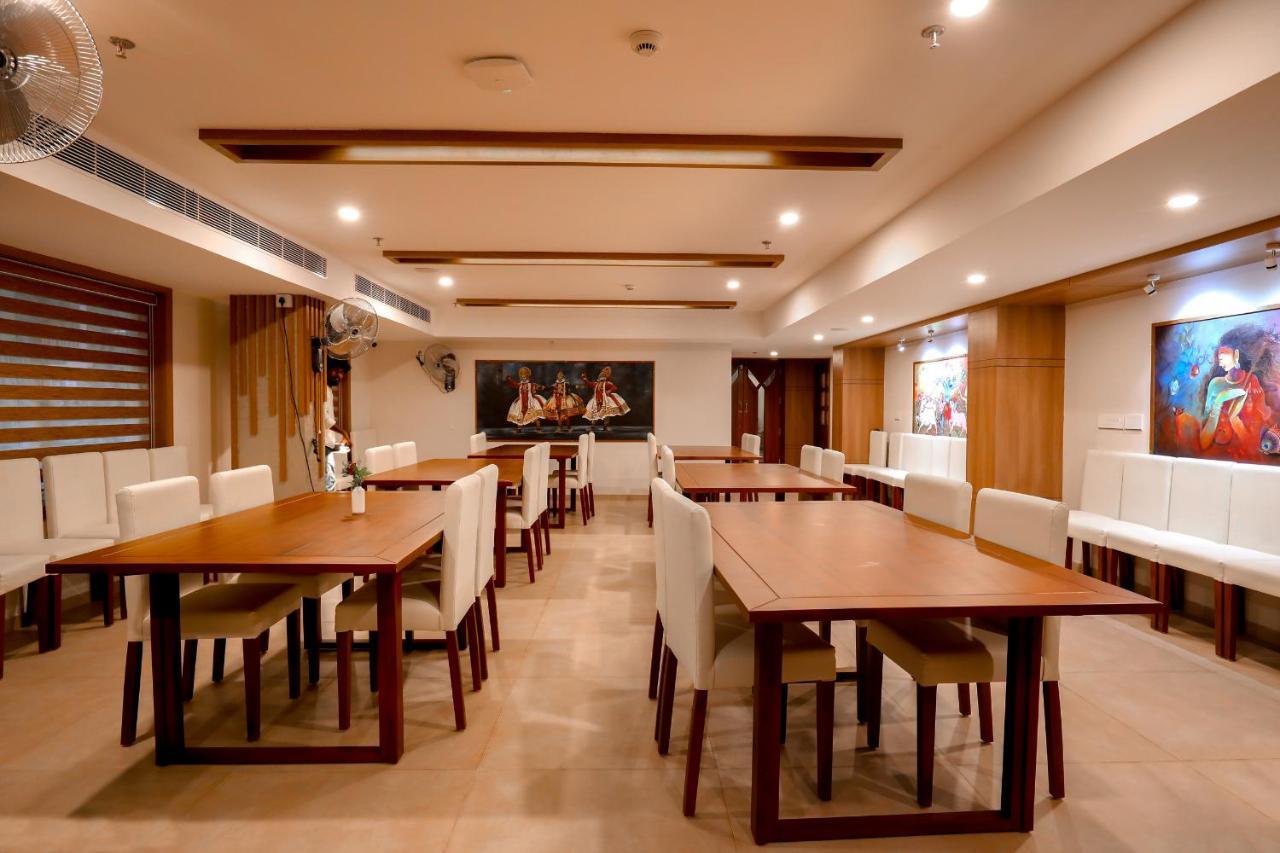 Hotel Krishnavalsam Regency Guruvāyūr Exteriér fotografie