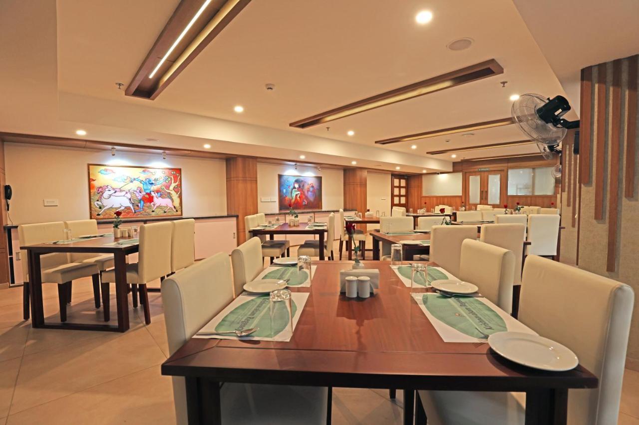 Hotel Krishnavalsam Regency Guruvāyūr Exteriér fotografie